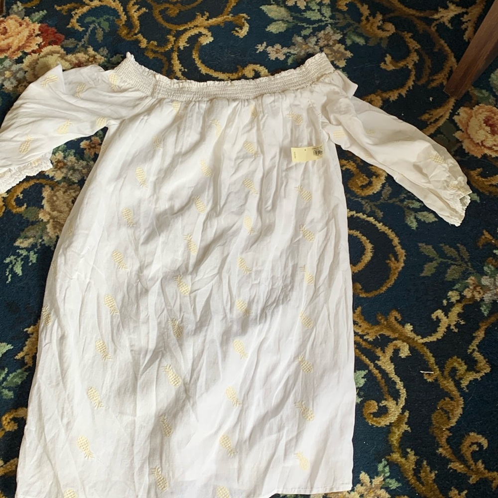Old Navy fully lined off the shoulder pineapple dress. NWT. Retail 50.Paid 39.99